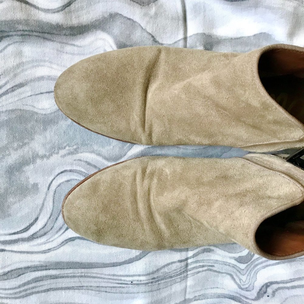 petty bootie - Picture 3 of 9